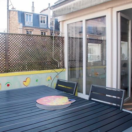 Cosy Apartment With Balcony In The Heart Of Parigi Esterno foto
